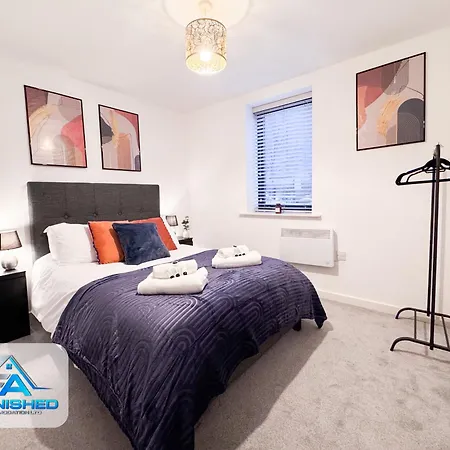 2 Bed With Parking Apartment *