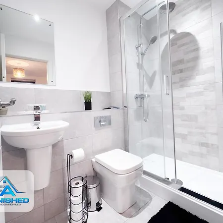 2 Bed With Parking Apartment *