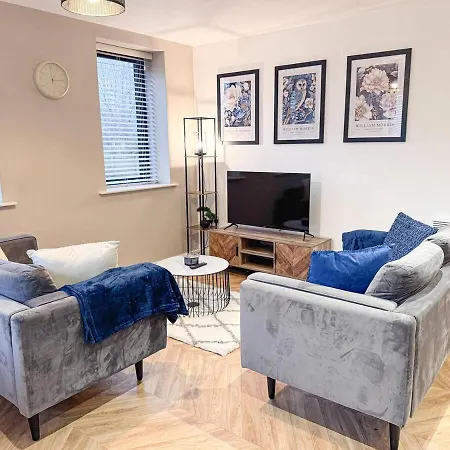 2 Bed With Parking Apartment *